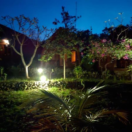 Bougainvillea Bungalow Batumadeg Eksteriør billede