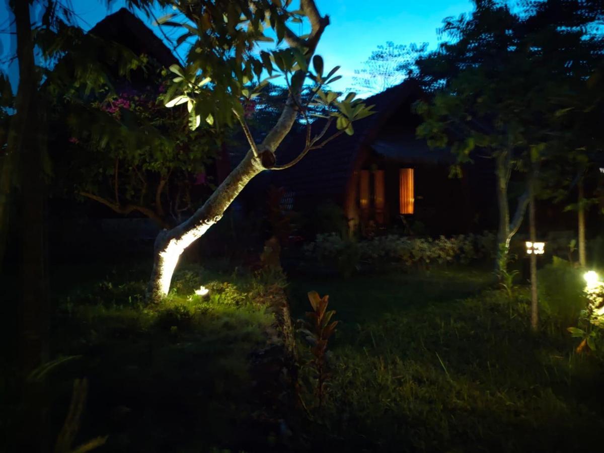 Bougainvillea Bungalow Batumadeg Eksteriør billede